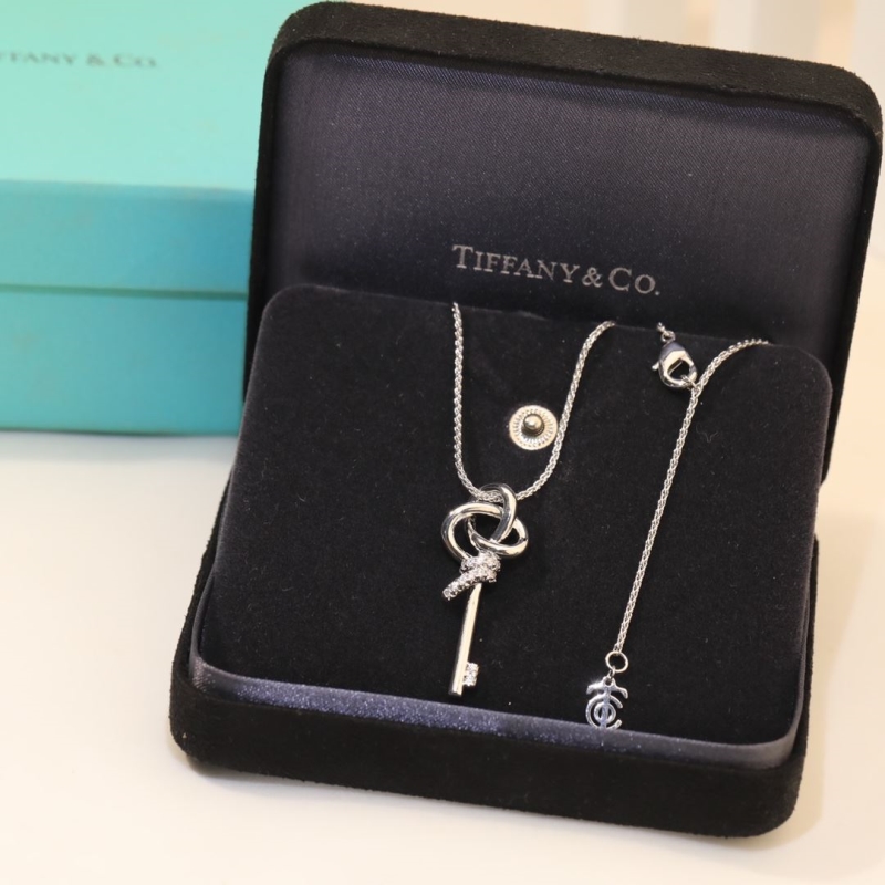 T*f*ny necklaces